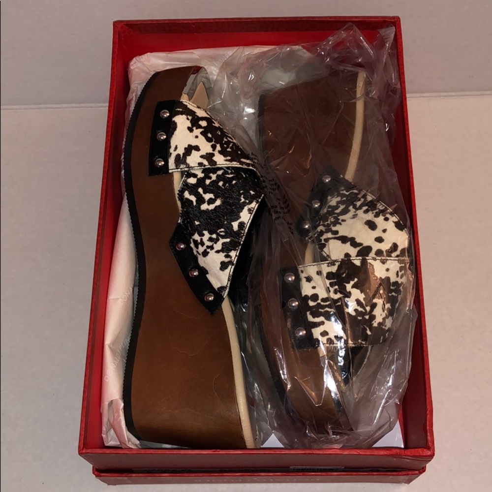 NWT Donald J. Pliner Carra Pony Sandals, Size 8.5.